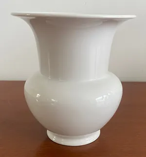 KPM - Witte porseleinen Fidibus vaas ontwerp Karl Friedrich Schinkel (1820) kopen? Bied vanaf 1!