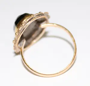 Buy Antieke 14 karaat gouden ring met granaat steen? Bid from 450!