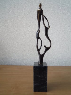 Corry Ammerlaan - Sierlijk slank beeldje op zwart marmeren voetje kopen? Bied vanaf 20!