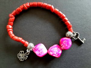 Curiosa - Koraal armband met Biwa parels kopen? Bied vanaf 1!