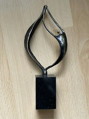 Corry Ammerlaan - Verbronsde Sculptuur Corry Ammerlaan “Een nieuw begin” kaufen? Bieten Sie von 65!