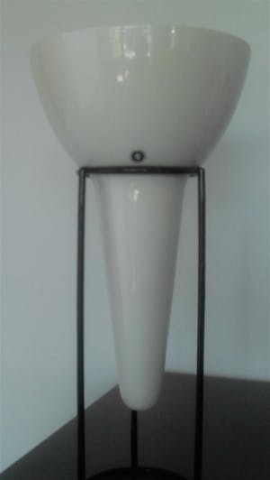 Cor Unum - Witte vaas op standaard kopen? Bied vanaf 29!