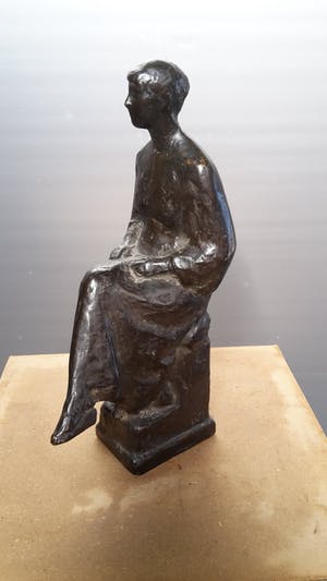Han Wezelaar - zittende vrouw kopen? Bied vanaf 750!