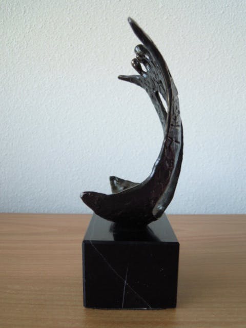 Bernadette Leijdekkers - Prachtig zwaar bronzen beeld met 3 figuren kopen? Bied vanaf 45!