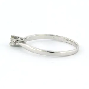 18k witgouden solitair ring bezet met briljant geslepen diamant tot. 0,08ct kopen? Bied vanaf 150!