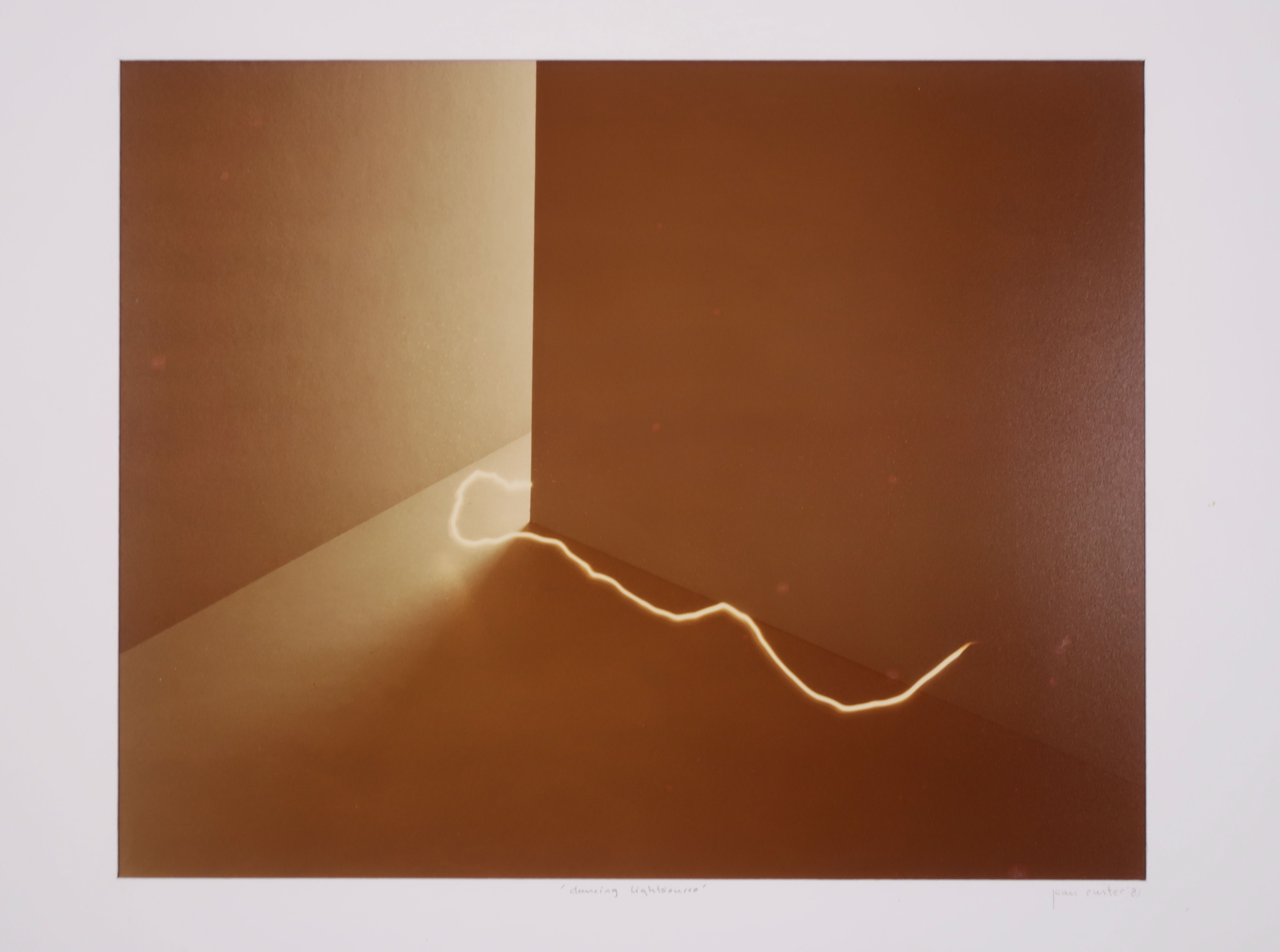 Jean Ruiter - C-print, Dancing lightsource verkocht voor € 42!