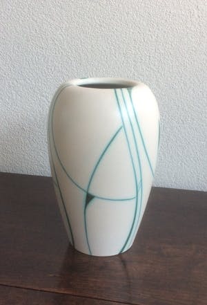 Plateelbakkerij Flora - VAAS “LIANE “ 1493 kopen? Bied vanaf 25!