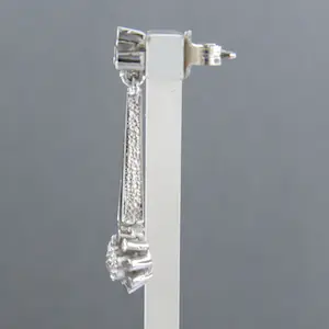 14k wit gouden oorhangers bezet met single cut geslepen diamant 0.01 ct kopen? Bied vanaf 200!