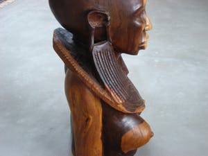 Niet of onleesbaar gesigneerd - Buste Massai-vrouw. kopen? Bied vanaf 10!