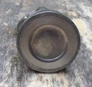 Niet of onleesbaar gesigneerd - Vintage tinnen vaasje van Metawa kopen? Bied vanaf 1!