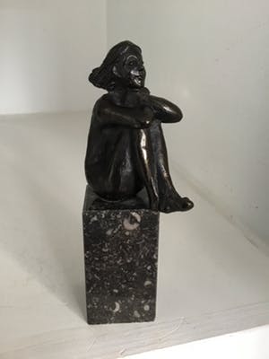 Corry Ammerlaan - Sculptuur “ In gedachten “ kopen? Bied vanaf 30!