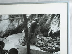 Jan Banning - Grote ingelijste foto , “……..te drinken” kopen? Bied vanaf 75!