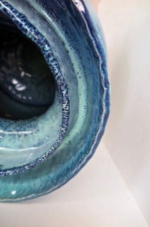 Peter von Hartsvelt Müller - Bijzondere dubbelwandige vaas -In fraai zeegroen en blauw -Druipglazuur -Groot! kopen? Bied vanaf 25!