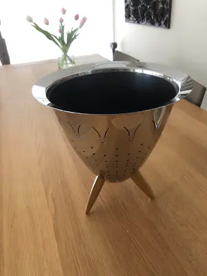 Alessi - Ontwerp Philippe Starck. Fruitschaal, vergiet, champagne- of wijnkoeler. kopen? Bied vanaf 200!