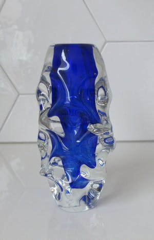 Jan Beranek - Cobalt blauwe dikwandige kunstglazen vaas kopen? Bied vanaf 45!