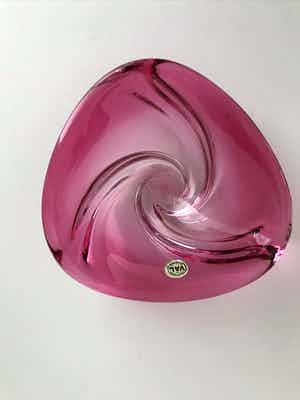 Val-Saint-Lambert - Dikglazen roze schaal (gesigneerd) verkocht voor € 25!