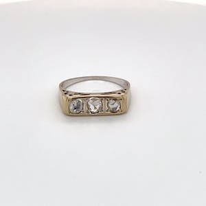 18K Goud - handgemaakte witgouden ring met 3 roosgeslepen diamanten. maat 52,5(16,75) 2,29g kopen? Bied vanaf 200!