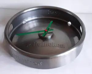 Niet of onleesbaar gesigneerd - Heineken reclame fustklok kopen? Bied vanaf 1!