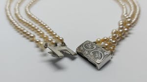 Vintage Collier met glasparels en een zilver slotje kopen? Bied vanaf 35!