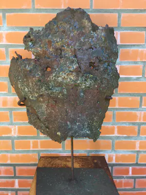 Theo Niermeijer - ruimtelijk ijzeren beeld - ‘Iron Mark’.. kopen? Bied vanaf 350!