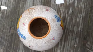 Plateelbakkerij Zenith - bolvaasje bonny handpainted kopen? Bied vanaf 20!