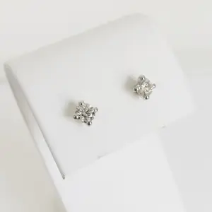 Diamanten oorbellen 0,32 ct kopen? Bied vanaf 330!