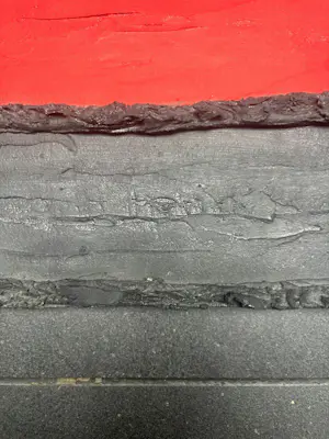 Onbekend - Zwart met rode banen kopen? Bied vanaf 20!