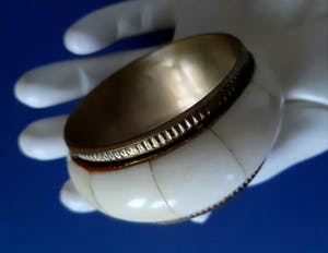 Curiosa - Armband uit Tibet - messing , Yak bot - midden 20ste eeuw kopen? Bied vanaf 1!