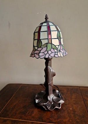 Niet of onleesbaar gesigneerd - Set Glas in lood Lampen in Tiffanystijl kopen? Bied vanaf 1!