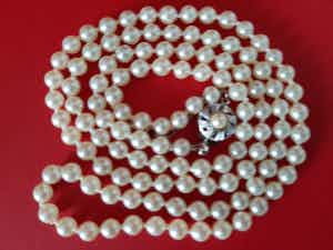 50 mm echte parels met zilveren sluiting - Collier verkocht voor € 1!