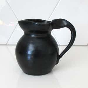 Aardewerkfabriek Katwijk en Klinkenberg Zeist - Art deco zeldzaam zwart aardewerken kan model 22 verkocht voor € 1!