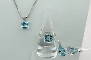 Acheter35- Chique 14Kt wit-gouden "Jarrèl Italy" set sieraden met aquamarijnen? Enchérissez de 920!