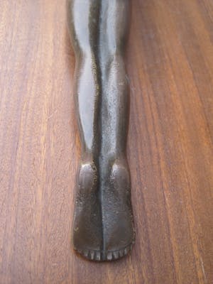 Brons (Onbekend) - Liggende priesteres kopen? Bied vanaf 80!