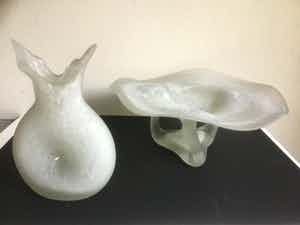 Niet of onleesbaar gesigneerd - Schaal en vaas verkocht voor € 10!