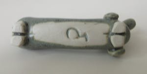 Niet of onleesbaar gesigneerd - Twee keramische teckels kopen? Bied vanaf 1!