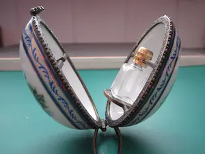 Royal Limoges - Porseleinen Sierei met bloemmotief en parfumflesje kopen? Bied vanaf 50!