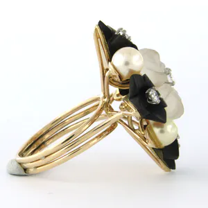 14k gouden ring bezet met bergkristal, parel, onyx en briljant geslepen diamant kopen? Bied vanaf 500!