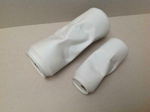 Rosenthal - Twee blikvaasjes Do not Litter Collection biscuit porselein h 20 cm en 14 cm kopen? Bied vanaf 59!