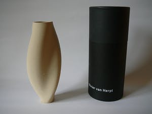 Niet of onleesbaar gesigneerd - 3D print vaas -Olivier van Herpt- kopen? Bied vanaf 1!