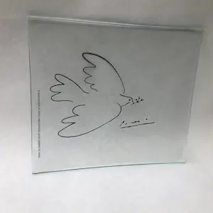 Pablo Picasso - glazen schaal + Clip met afbeelding van de vredesduif van Picasso kopen? Bied vanaf 1!