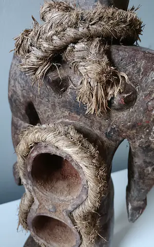 Koro - Ceremonieel beeld met uithollingen om uit te drinken kopen? Bied vanaf 75!