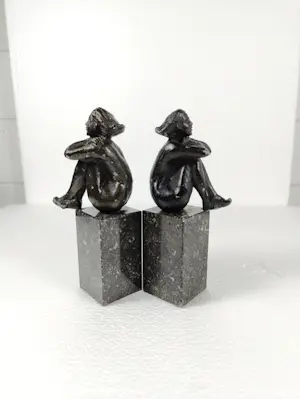 Niet of onleesbaar gesigneerd - A beautiful bronze statue of Dreamer kopen? Bied vanaf 1!