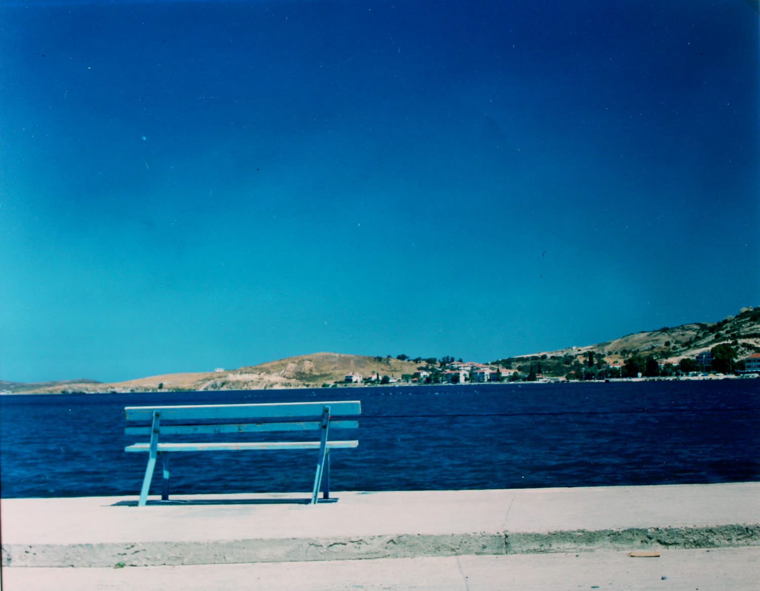 Jean Ruiter - C print: Addition of a red cord verkocht voor € 69!