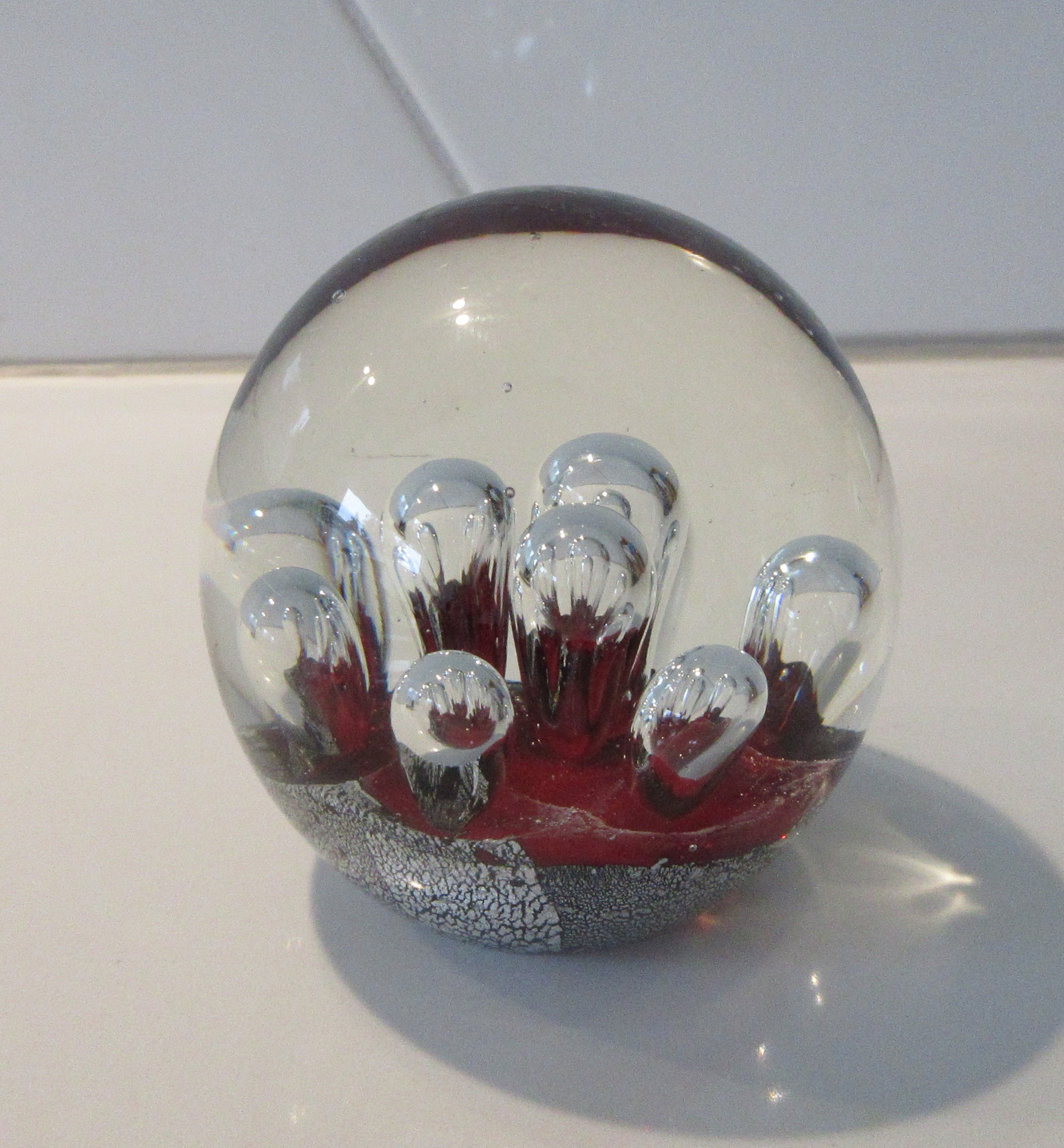 Niet of onleesbaar gesigneerd - Kunstglazen presse papier kopen? Bied vanaf 1!