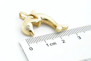 59- Massief  18 karaats geel-gouden "dolfijn" hanger - met ca. 0.035ct diamant kopen? Bied vanaf 570!