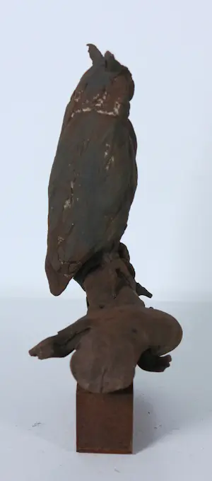 Paul Beckers - Twee sculpturen van ijzer en terracotta, Vogels (oehoe en uiltjes) + boek! kopen? Bied vanaf 200!