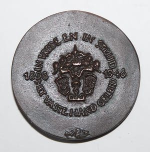 Loekie Metz - 50 jarig Regeringsjubileum Koningin Wilhelmina kopen? Bied vanaf 49!