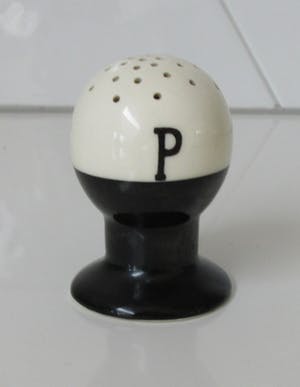 Niet of onleesbaar gesigneerd - Art deco zwart wit aardewerken olie- en azijn Stel kopen? Bied vanaf 10!