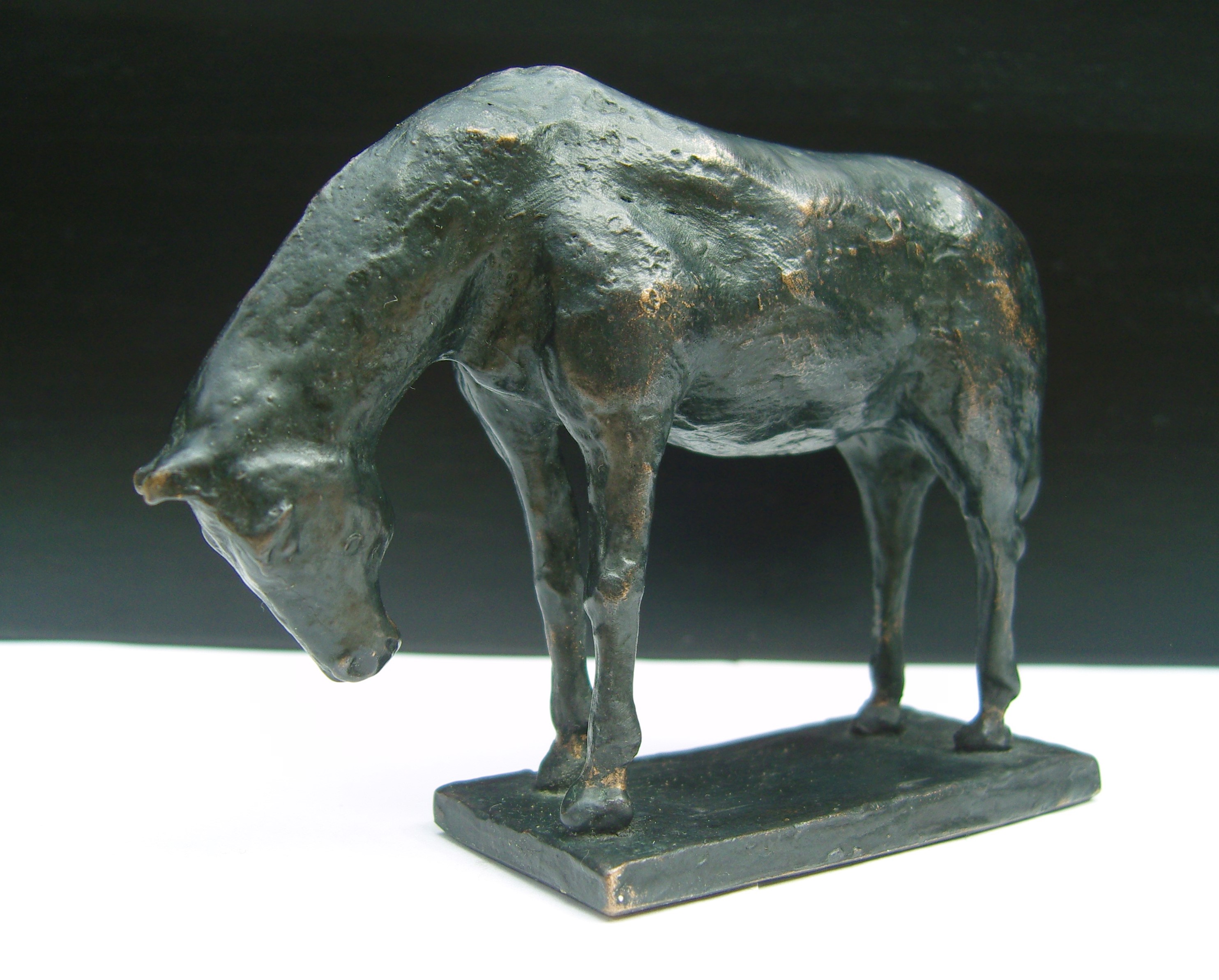 Petronella Wijnekus - Bronzen beeldje van paard kopen? Bied vanaf 150!