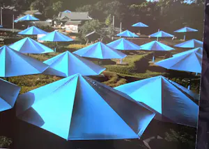 Christo - The Umbrella's in Ibarak --Japan kopen? Bied vanaf 135!